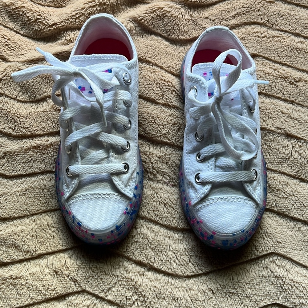 Glitter bottom converse